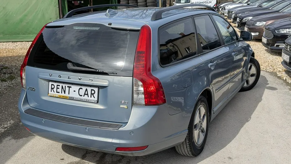 VOLVO V50 -
