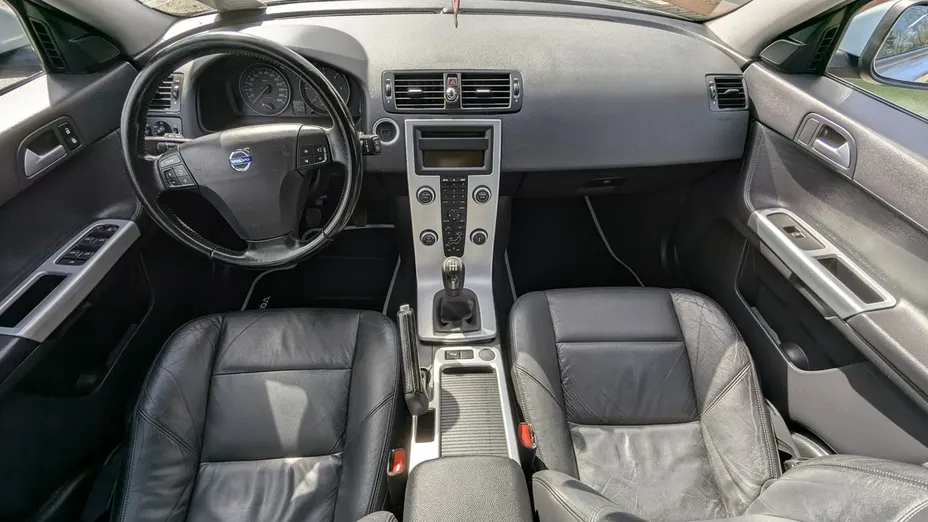 VOLVO V50 -