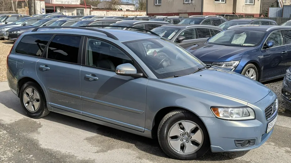 VOLVO V50 -