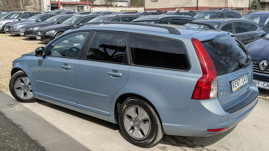 VOLVO V50 -