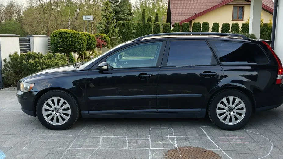 VOLVO V50 -