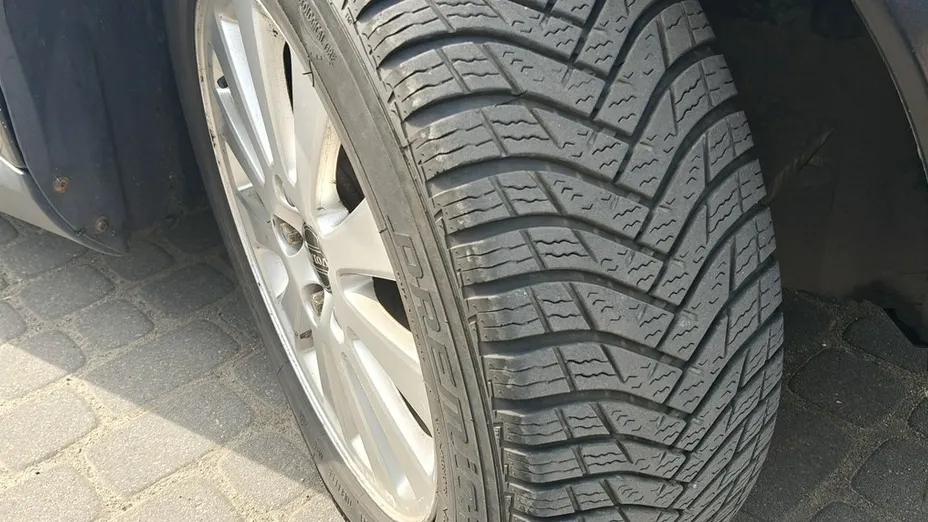 VOLVO V50 -