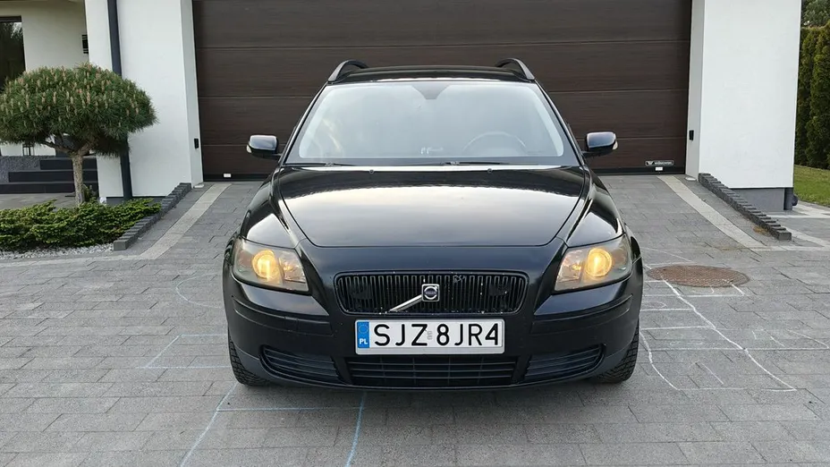 VOLVO V50 -