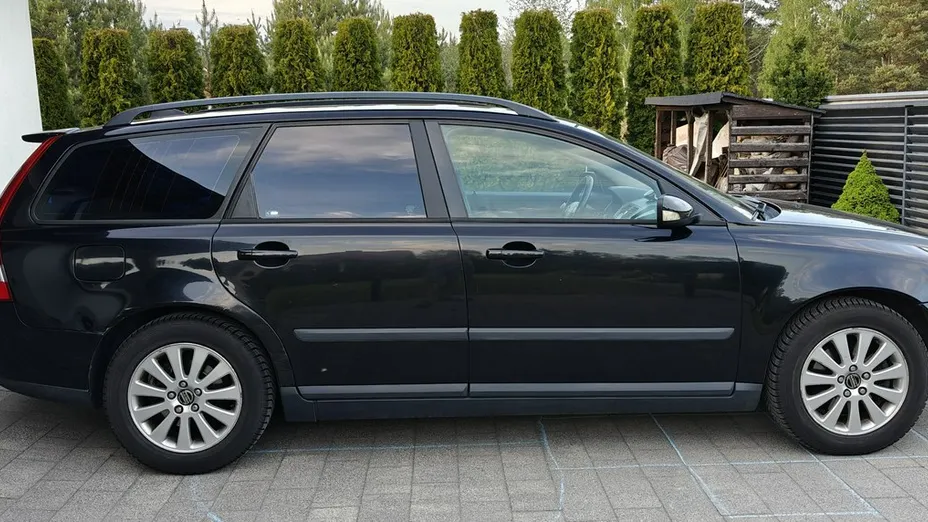 VOLVO V50 -