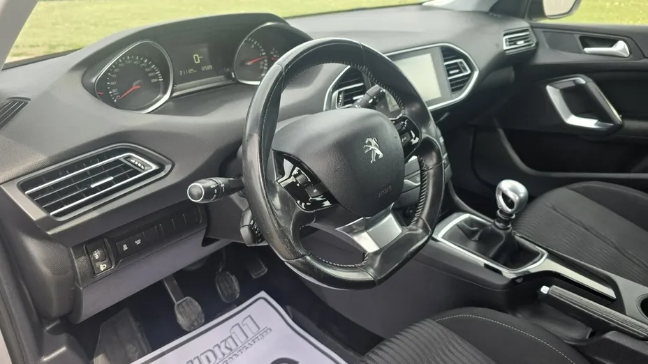 PEUGEOT 308 -