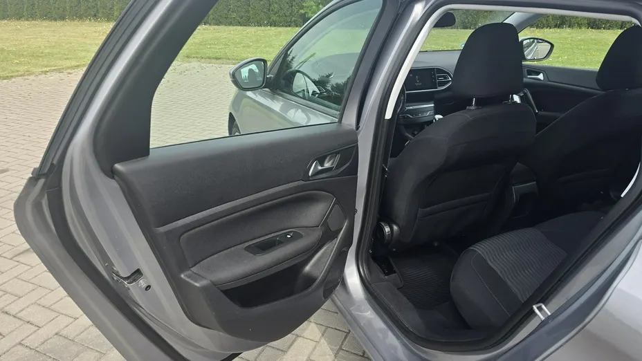 PEUGEOT 308 -