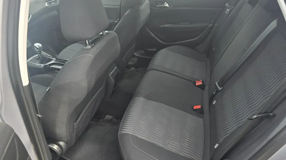 PEUGEOT 308 -
