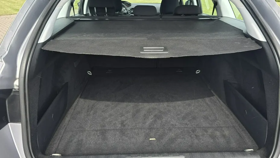 PEUGEOT 308 -