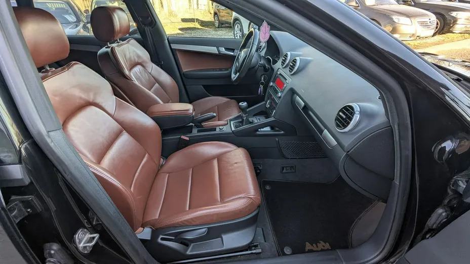 AUDI A3 -