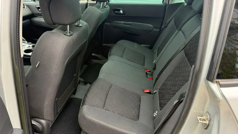 PEUGEOT 3008 -