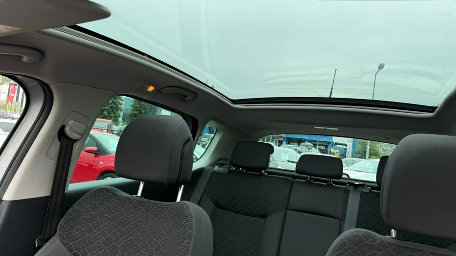 PEUGEOT 3008 -