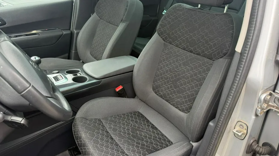 PEUGEOT 3008 -