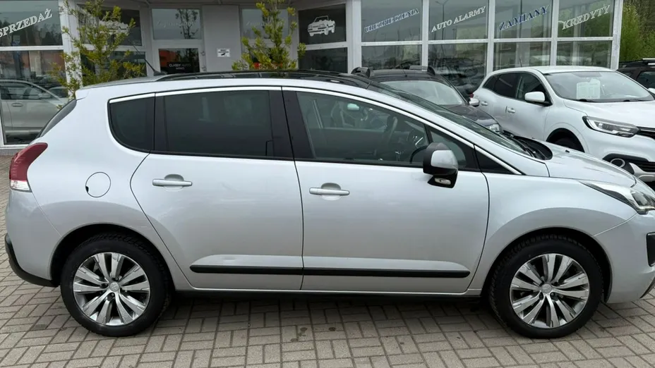 PEUGEOT 3008 -