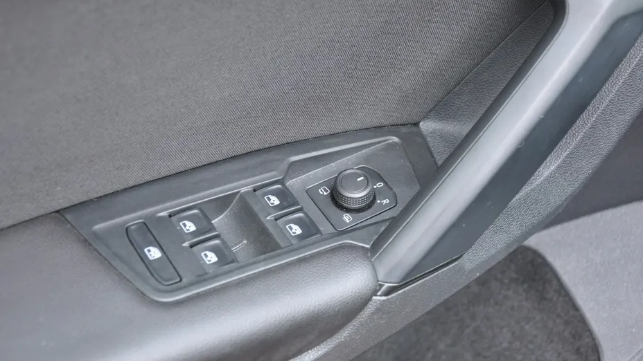 VOLKSWAGEN Tiguan -
