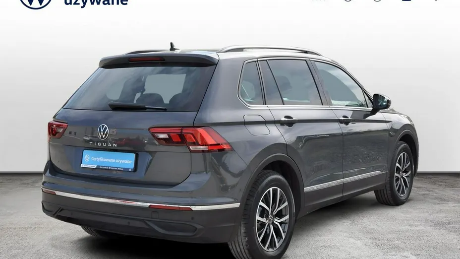 VOLKSWAGEN Tiguan -