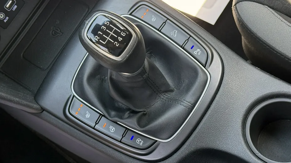 HYUNDAI Kona -