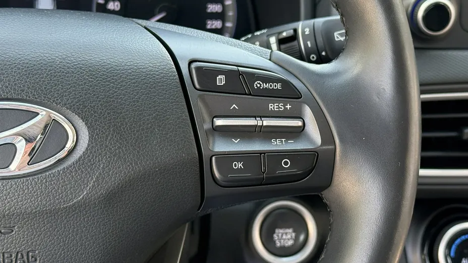 HYUNDAI Kona -