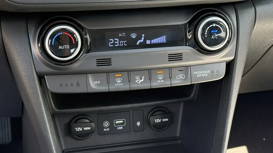 HYUNDAI Kona -