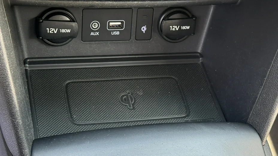 HYUNDAI Kona -