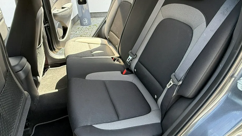 HYUNDAI Kona -