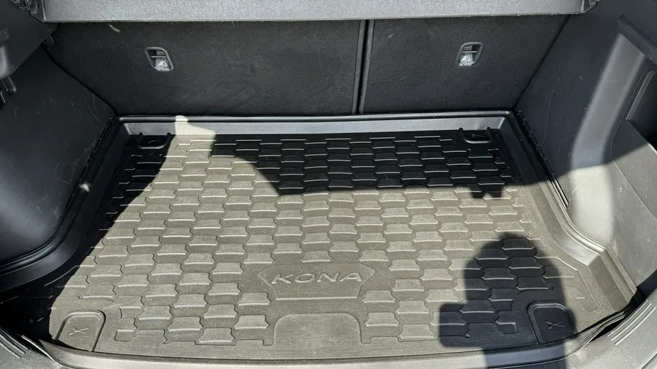 HYUNDAI Kona -