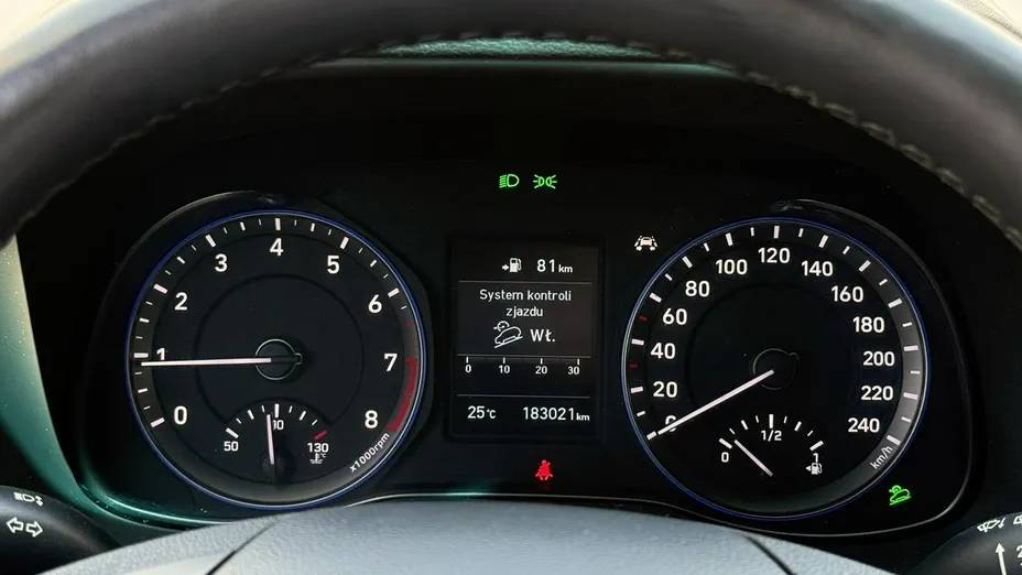 HYUNDAI Kona -