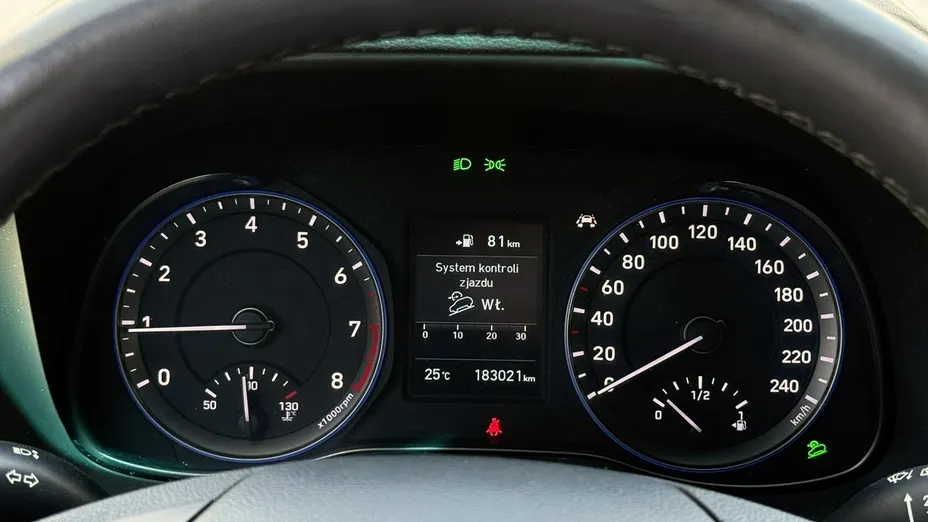 HYUNDAI Kona -