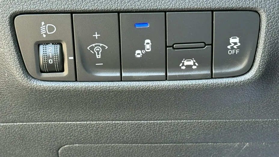 HYUNDAI Kona -