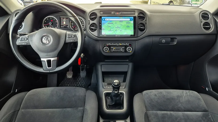 VOLKSWAGEN Tiguan -