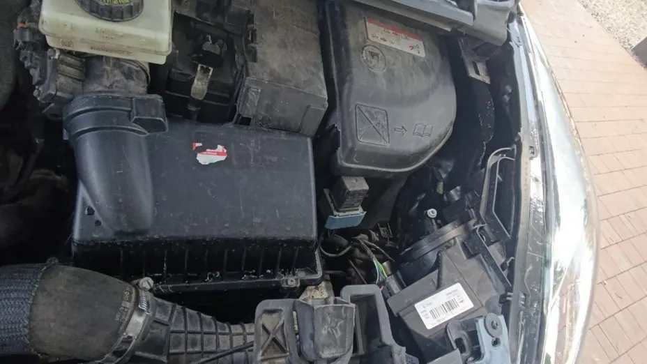 PEUGEOT 5008 -