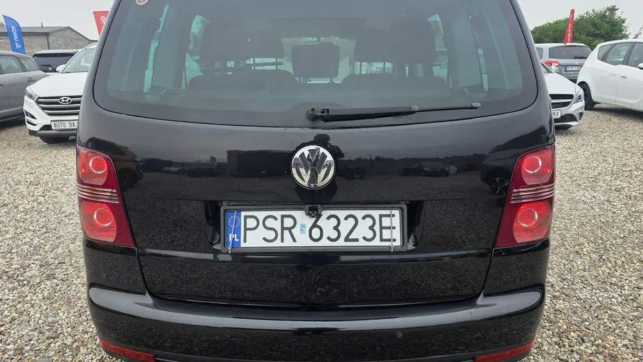 VOLKSWAGEN Touran -