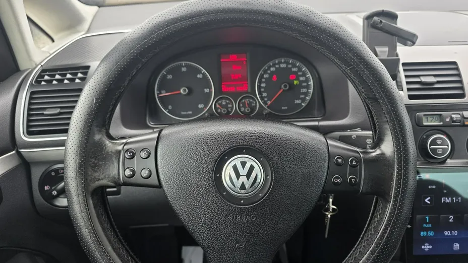 VOLKSWAGEN Touran -