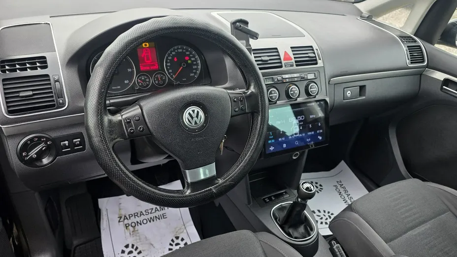VOLKSWAGEN Touran -