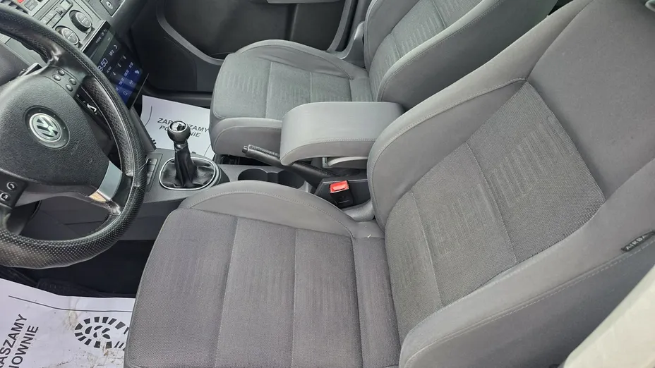 VOLKSWAGEN Touran -