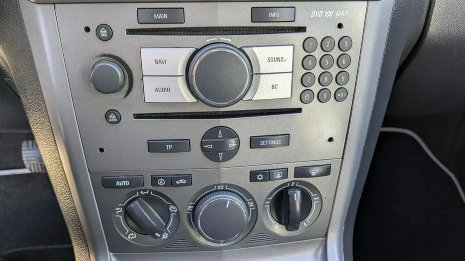 OPEL Antara -