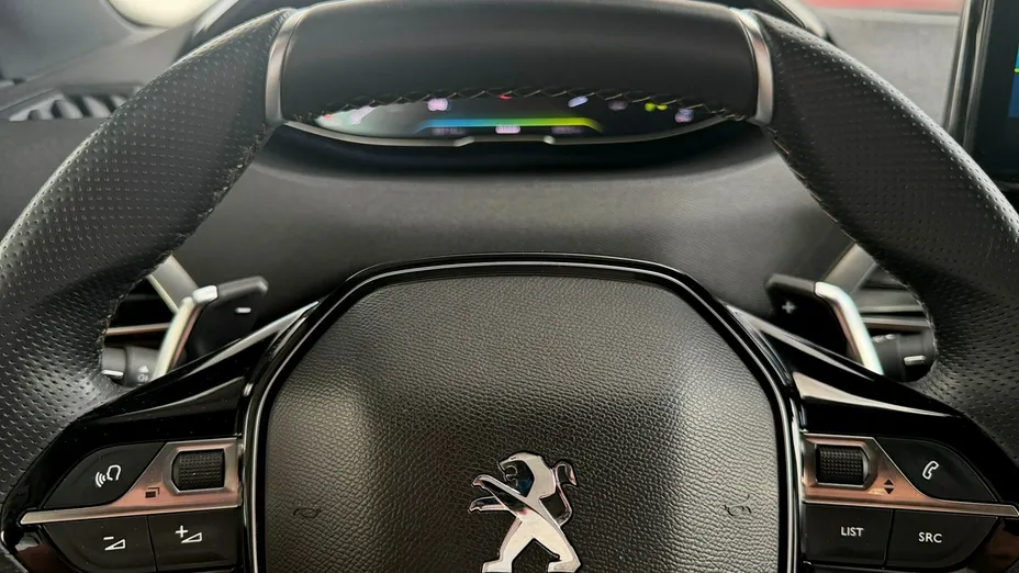 PEUGEOT 3008 -