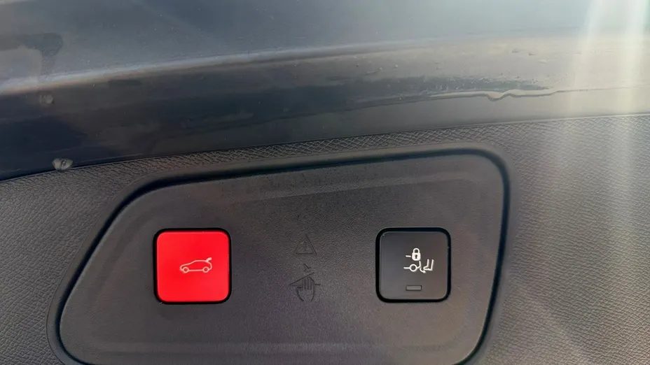 PEUGEOT 3008 -