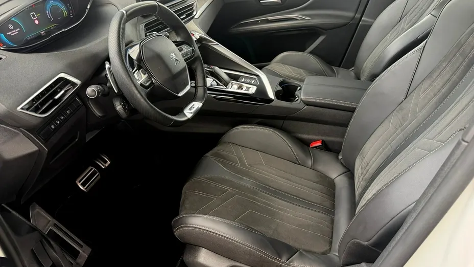 PEUGEOT 3008 -