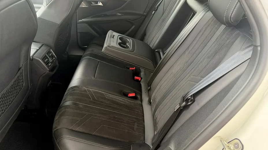 PEUGEOT 3008 -
