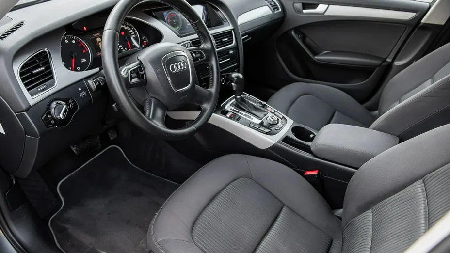 AUDI A4 -