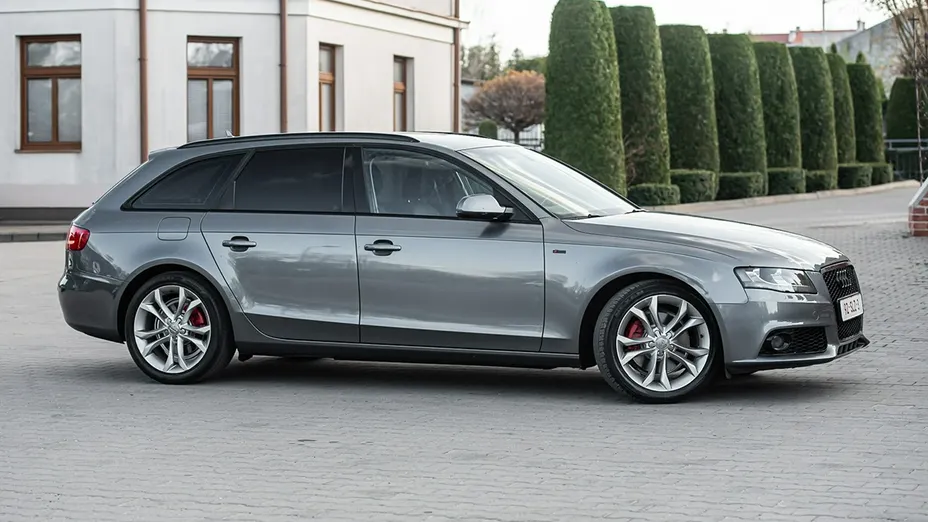 AUDI A4 -