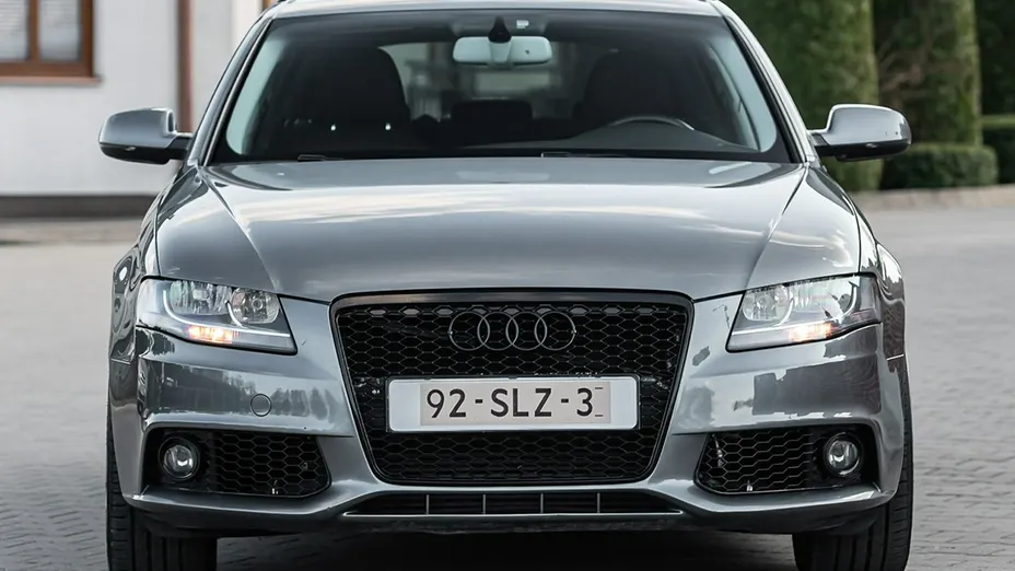 AUDI A4 -