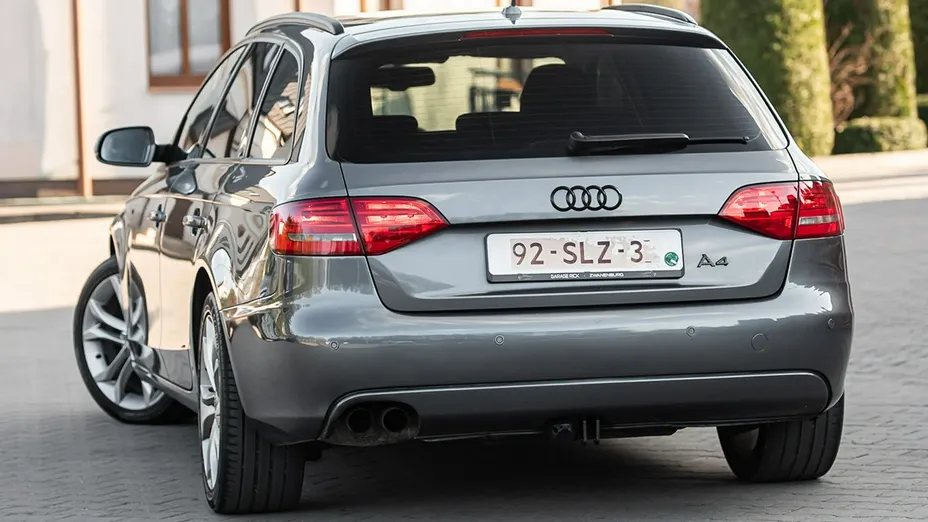 AUDI A4 -