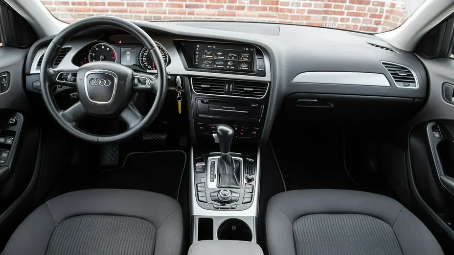 AUDI A4 -