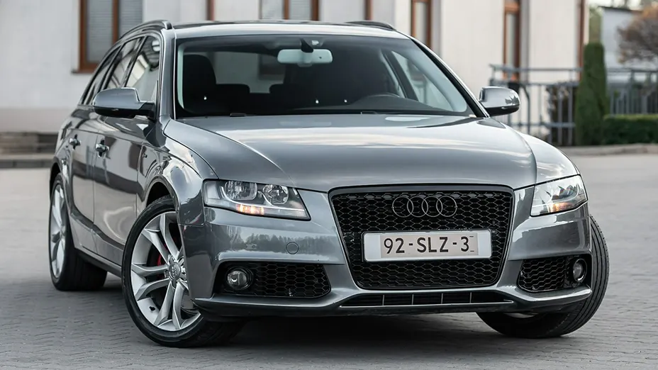 AUDI A4 -