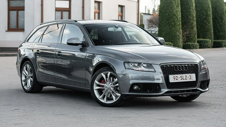 AUDI A4 -