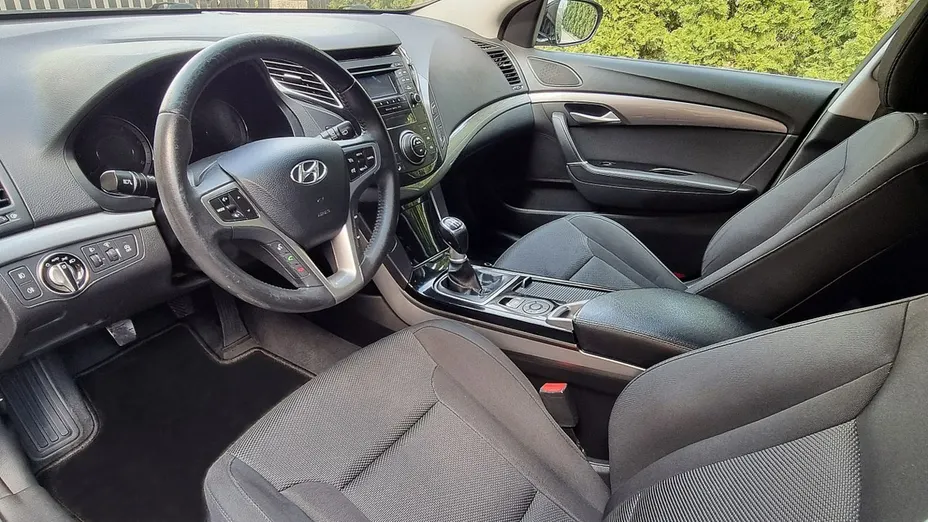 HYUNDAI i40 -