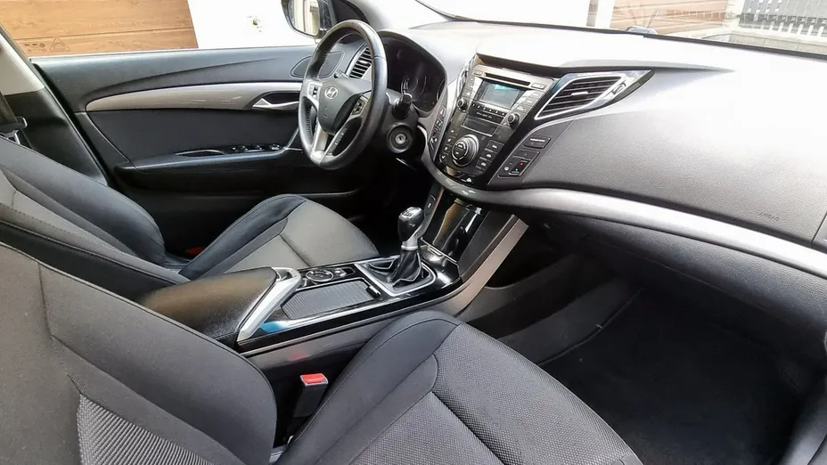 HYUNDAI i40 -