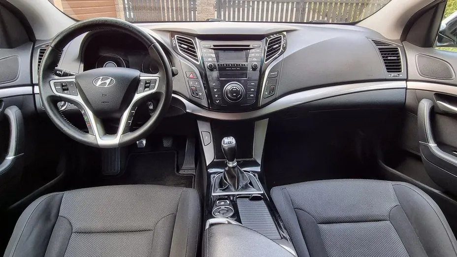 HYUNDAI i40 -