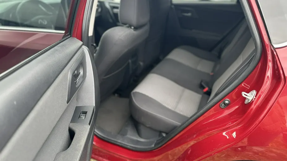 TOYOTA Auris -